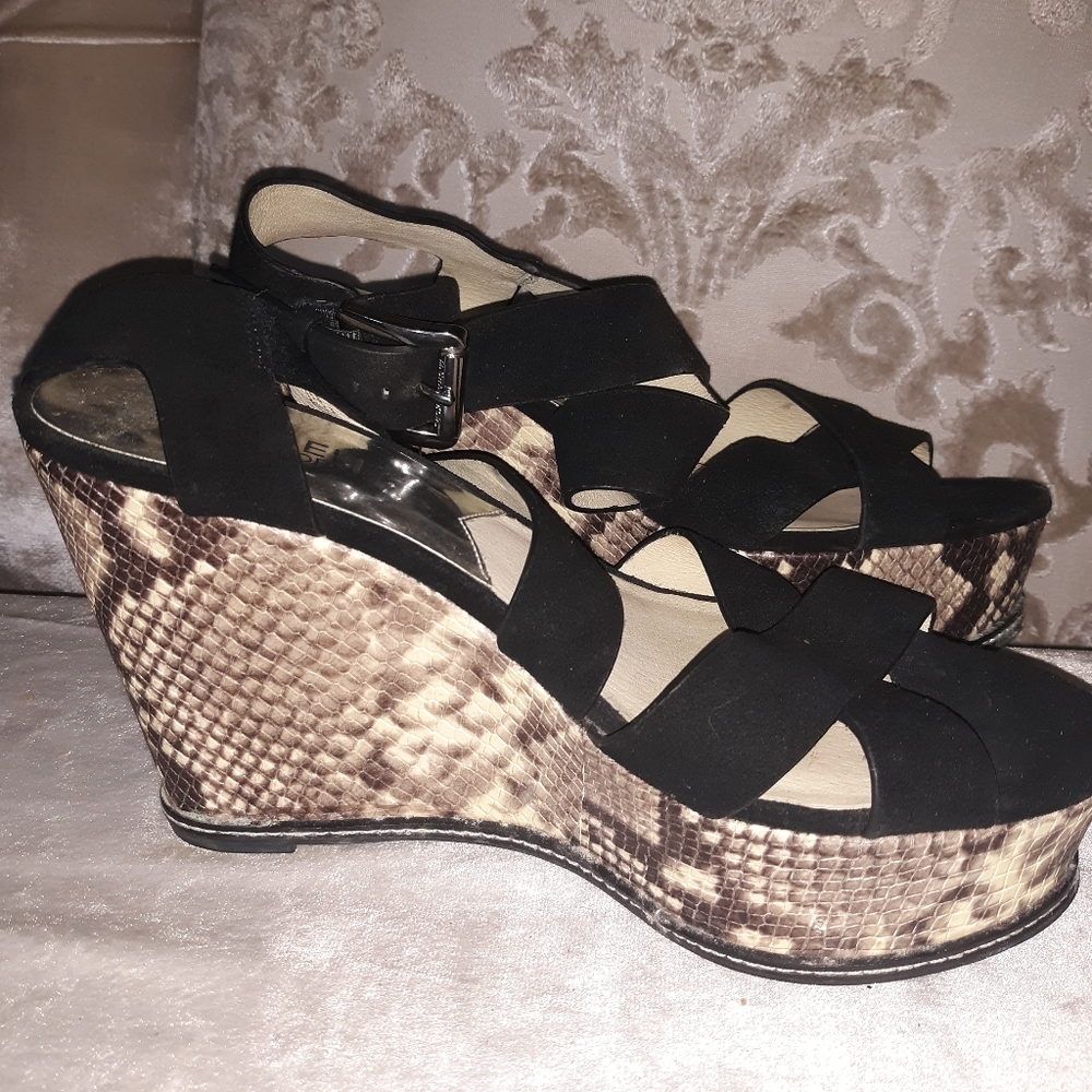 Michael Kors snakeskin black wedges nwot size 8